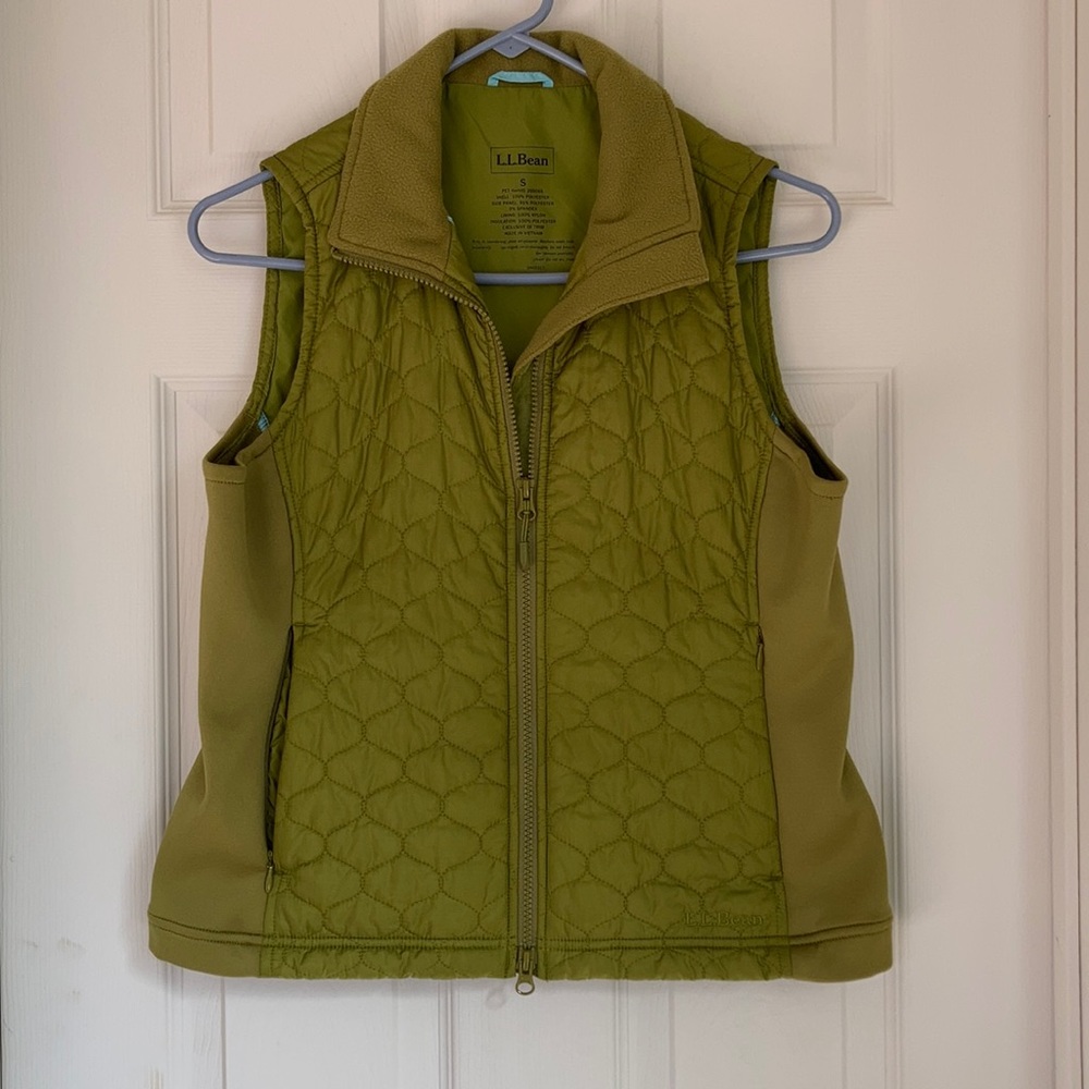 L.L. Bean women’s green thinsulate lined vest